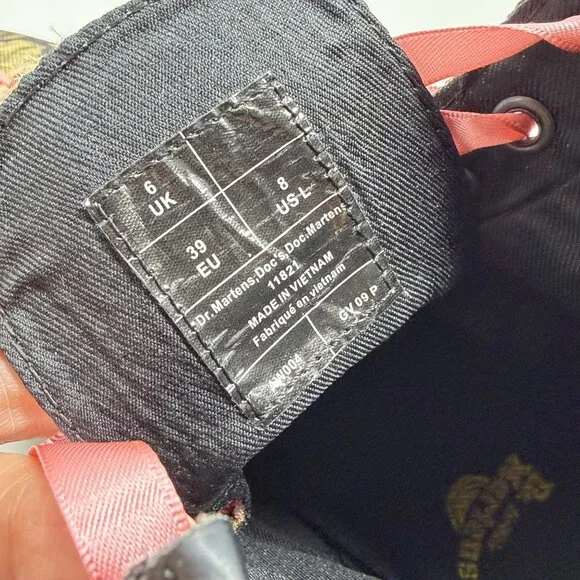 Dr. Martens Womens Black /Pink Floral Canvas Lace-Up Boots Size 8 US / 39 EU - Picture 6 of 9